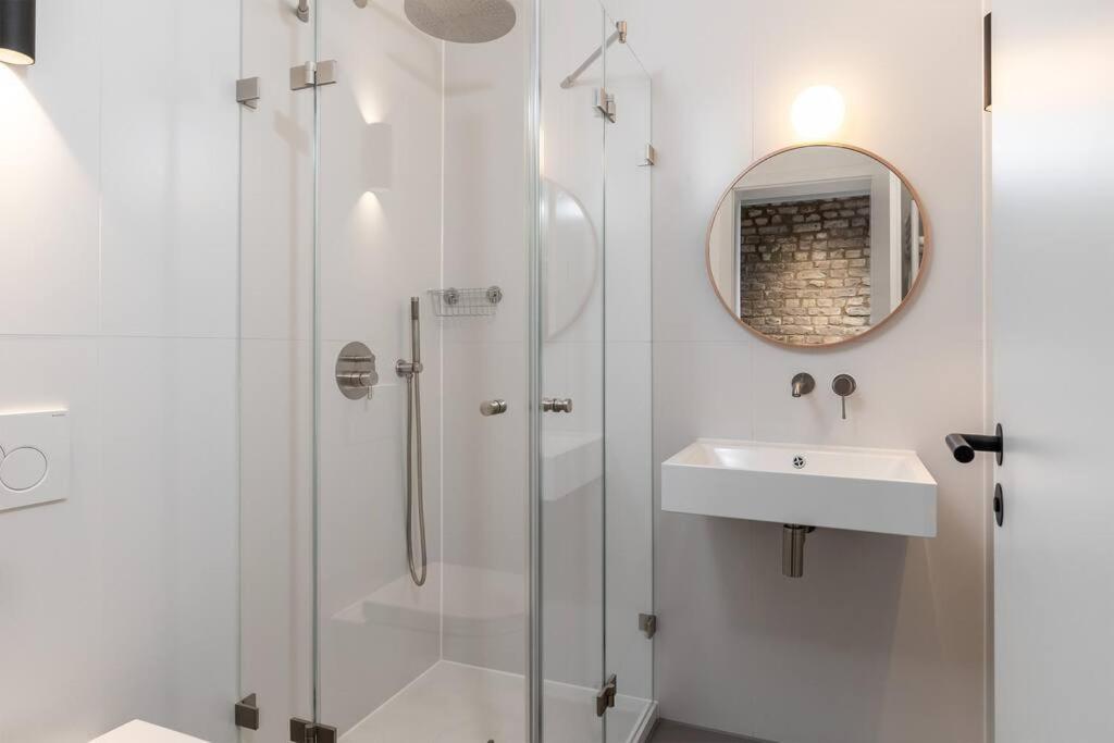 Appartement Coolest In Berlin, Easy Check-in, Industrial Style, Near Center - Maisonette #2 Berlijn